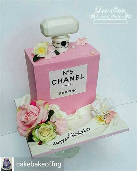 torta chanel n5